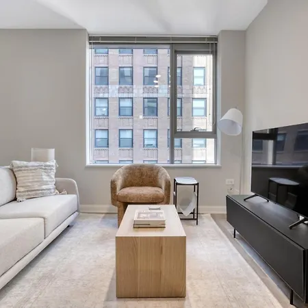 Loop 1Br W Gym Pool Lounge 1 Block From L Chi-700 Apartment